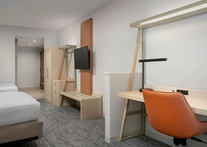 Hotel Express & North Shore By Ihg