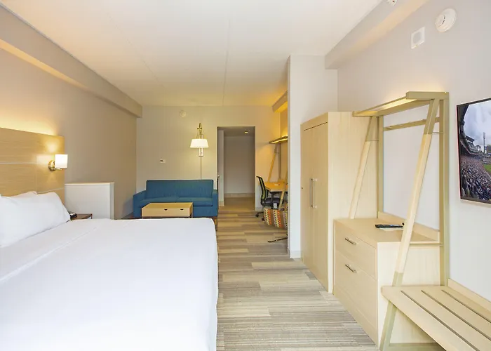 Hotel Express & North Shore By Ihg 4*