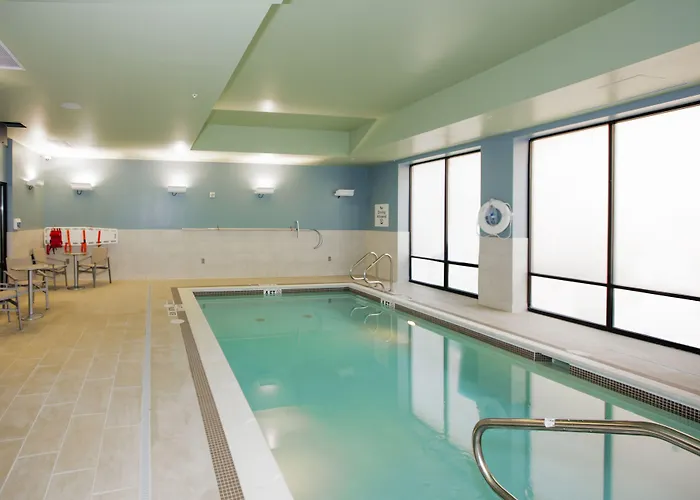 Express & North Shore By Ihg Hotel 4*