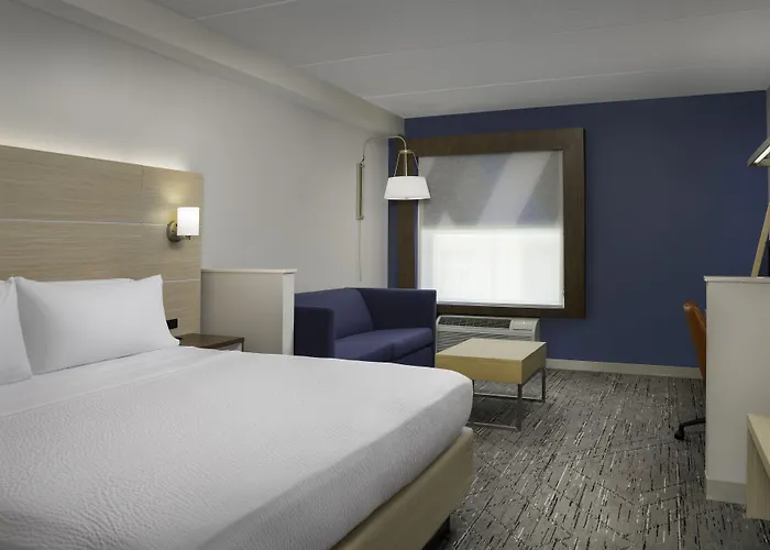 Hotel Express & North Shore By Ihg 4*