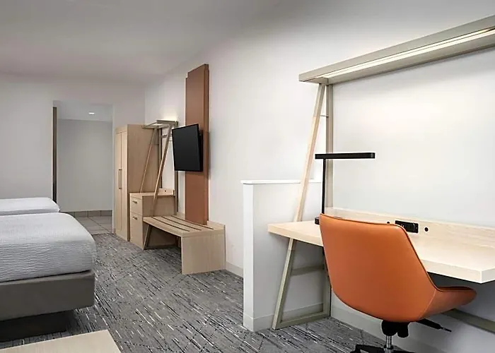 Express & North Shore By Ihg 4*