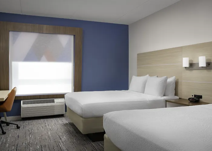 Express & North Shore By Ihg Hotel 4*
